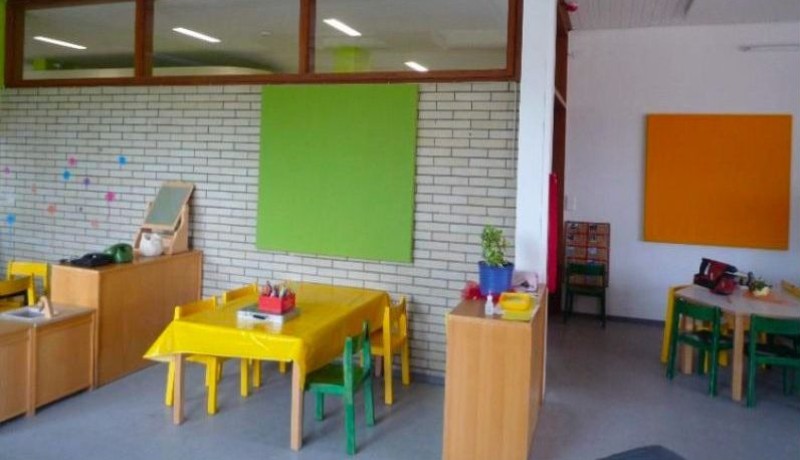 Klassenzimmer-eingerichtet-mit-Schallsaugerelementen.jpg